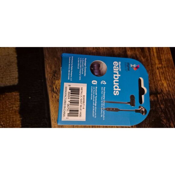 New in Box Digital Basics Bluetooth Earbuds Fast Charging Metallic Navy Blue - Picture 2 of 2